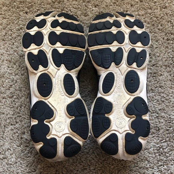 Brooks 10 Pureflow 4 Mens black/
anthracite Running Shoes - Size 10 - Picture 11 of 13